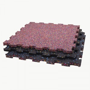 Thảm cao su lồng vàonhau