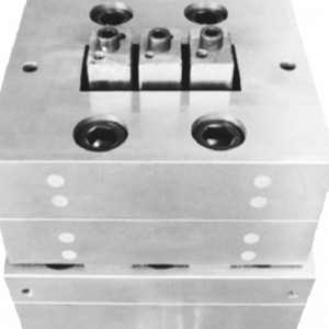 Pe khuôn épnhựa bằng gỗ