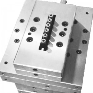 khuôn đùnnhựa với gỗ pp