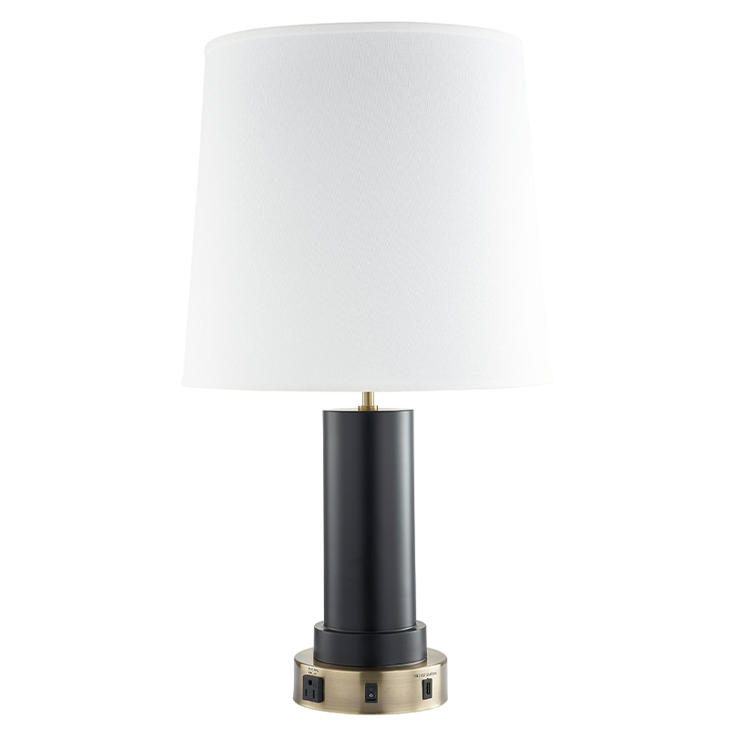 Đèn đêm tùy chỉnh với đồng cổ và màu đen, một công tắc rocker trên/off, một ổ cắm tiện lợi và cổng sạc USB tại phòng khách