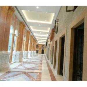 khuôn đùnnhựa với cột La Mã