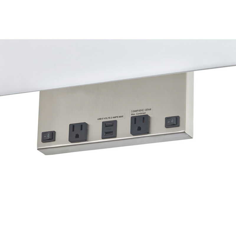 Đèn tường hình chữnhật của Eagles Landing Hotel với lớp hoàn thiệnniken, hai trên các công tắc rocker/off, hai cửa hàng tiện lợi và cổng USB kép tại phòng khách của khách sạn