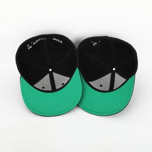 Tùy chỉnh 6 bảng điều khiển màu đen đóng lại Flex Fit Gorras Cap được trang bị mũ 3D Logo Thêu logo màu xanh lá cây Hip Hop Snapback Cap