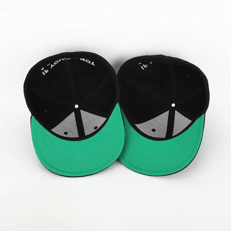 Tùy chỉnh 6 bảng điều khiển màu đen đóng lại Flex Fit Gorras Cap được trang bị mũ 3D Logo Thêu logo màu xanh lá cây Hip Hop Snapback Cap