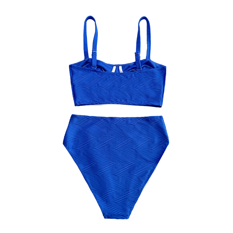 Mẫu màu xanh Halter với bộ đồ bơi hai mảnh màu xanh rộng đặc biệt