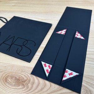 Hộp có thể gập lại Luxe màu đen & Bộ túi