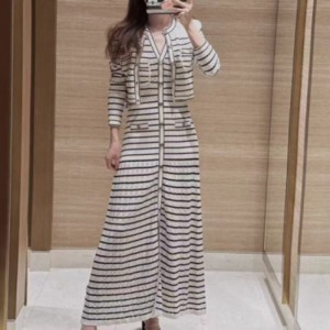 V-Bộ trang phục sọc dài tay dài không tay