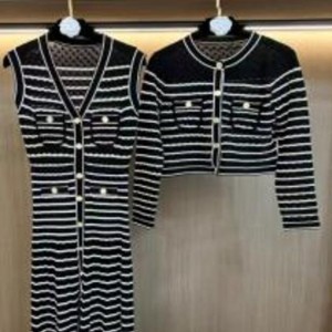 V-Bộ trang phục sọc dài tay dài không tay