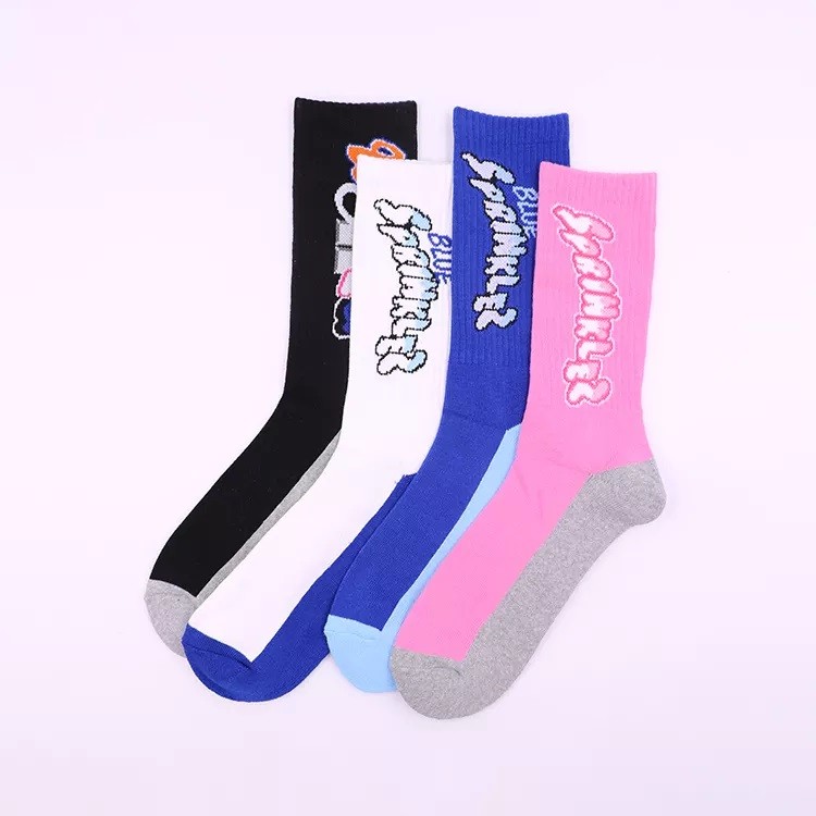 1669707836.jpg Custom Jacquard cotton socks.jpg